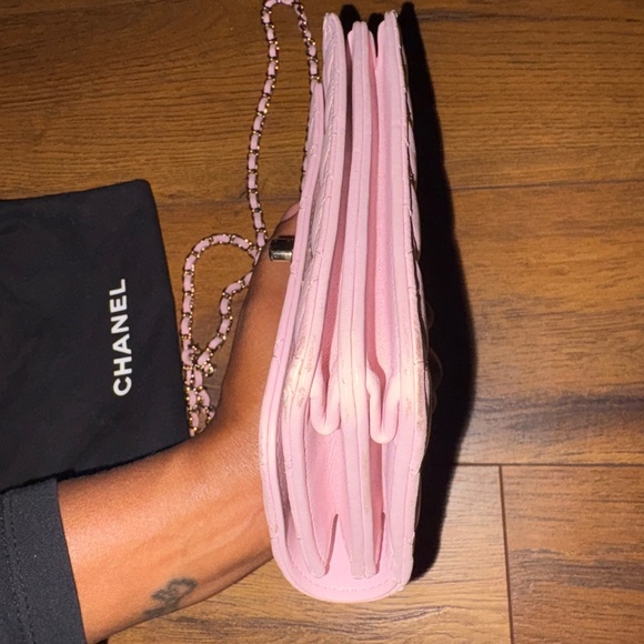 Small pearl chain on wallet crossbody purse - Picture 5 of 11